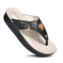 Load image into Gallery viewer, Aerosoft - Voyagee S3705 Women Black comfy platform sandals
