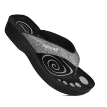 Load image into Gallery viewer, Aerosoft - Glitter A0825 Women Grey thong style sandals