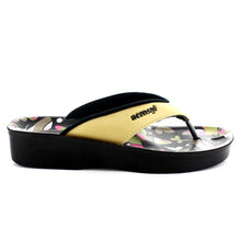 Load image into Gallery viewer, Aerosoft - Butterfly A0877 Women Gold cute flip flops
