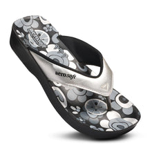 Load image into Gallery viewer, Aerosoft - Hibiscus Silver Women A0864 summer thong sandals
