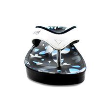 Load image into Gallery viewer, Aerosoft - Butterfly A0877 Women Silver cute flip flops1
