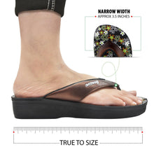 Load image into Gallery viewer, Aerosoft - Anette A0815 Brown thong sandals women4
