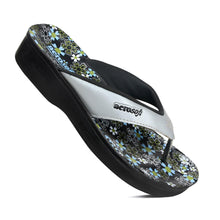 Load image into Gallery viewer, Aerosoft - Anette A0815 Silver thong sandals women
