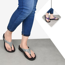 Load image into Gallery viewer, Aerosoft - Tempeve S5905 Grey thongs with arch support women&#39;s1
